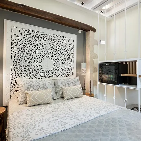 Kom House *